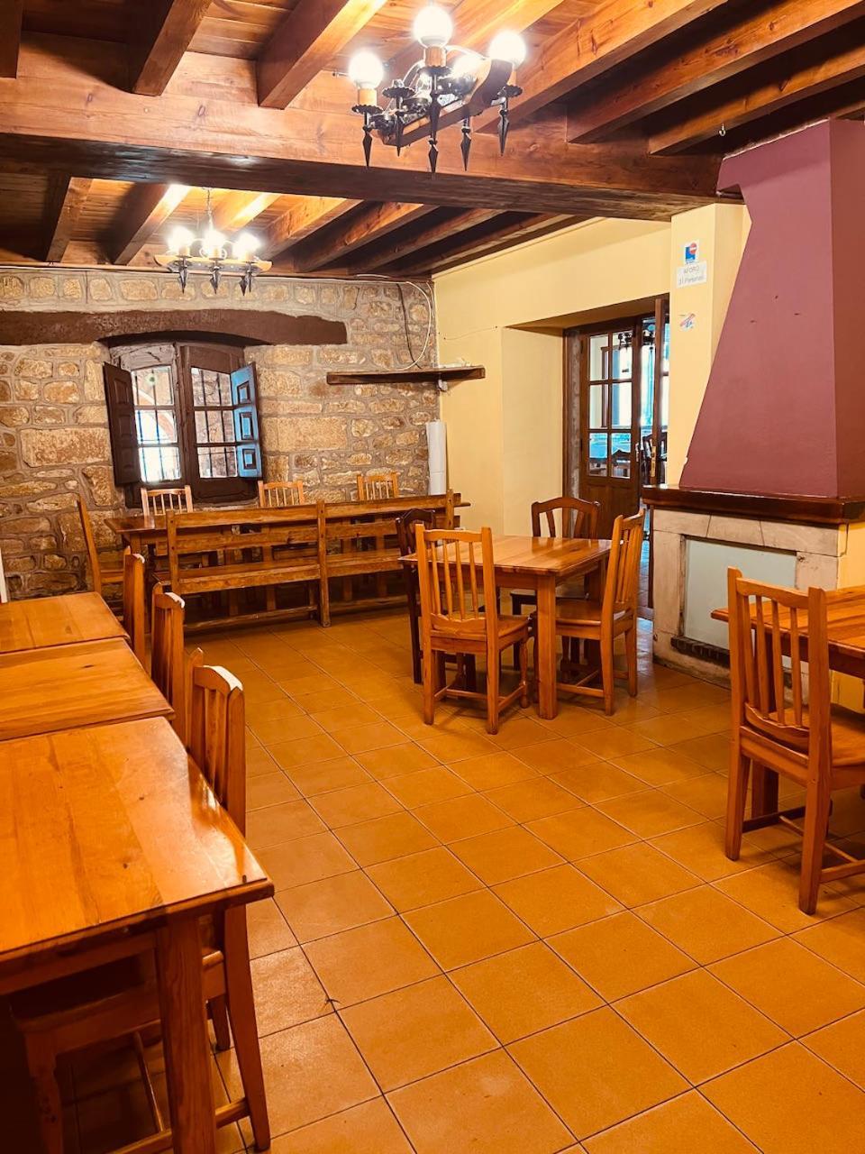 Albergue Pinares - La Casona De Revenga Regumiel de la Sierra Exterior photo